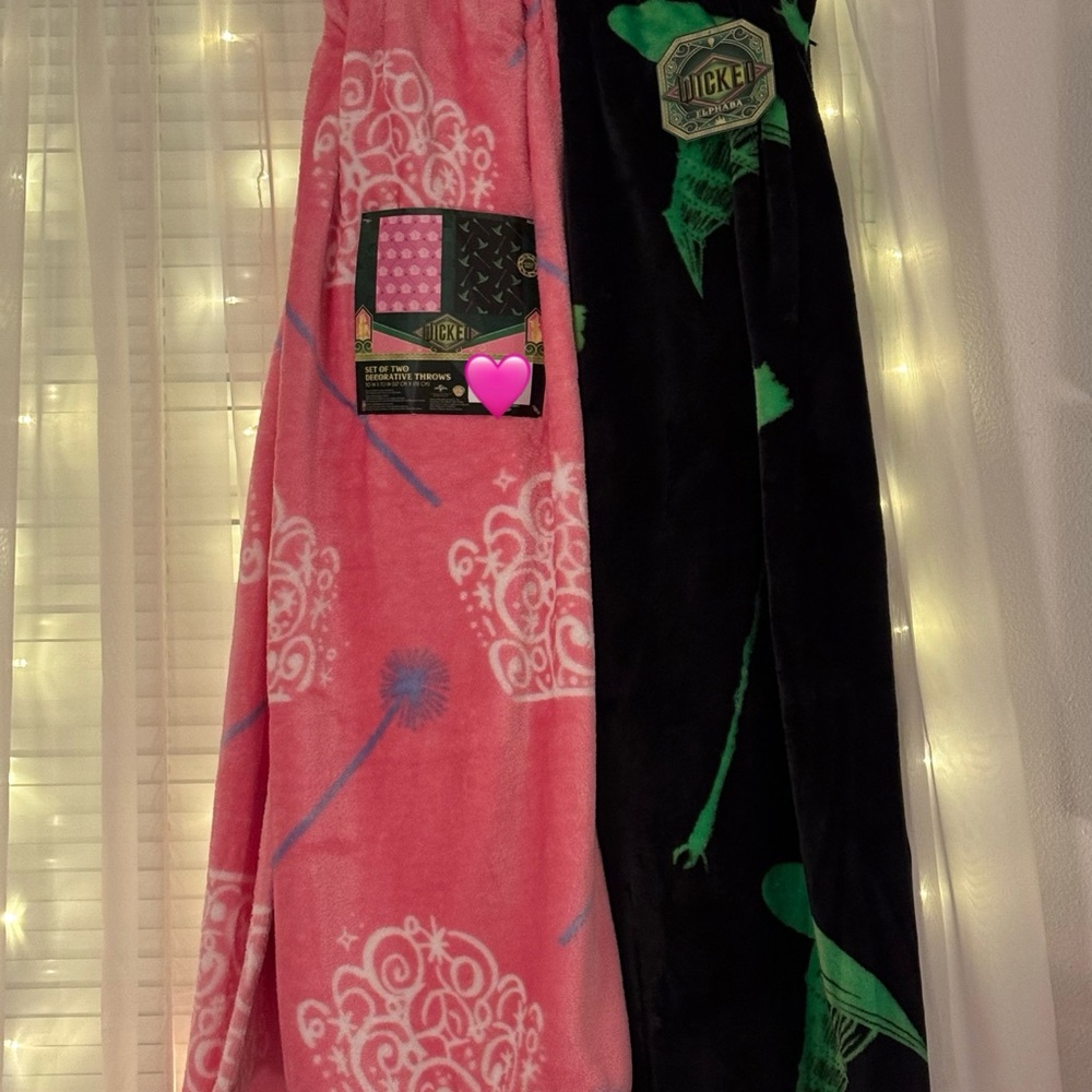 WICKED Elphaba & Glinda Blanket Set!